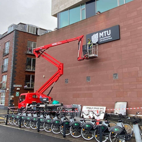 Signage Installation – EdgeSigns